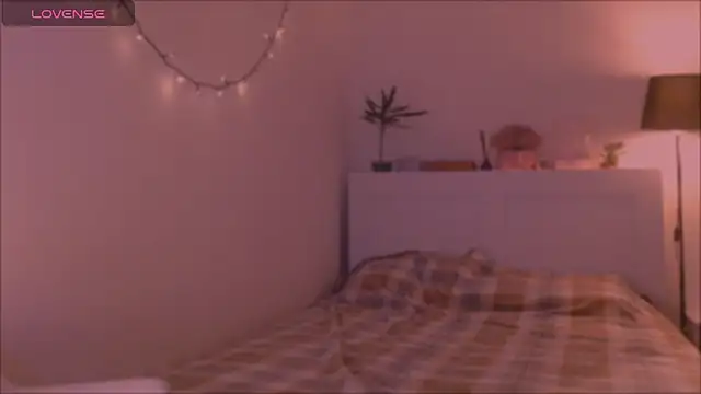 Snapshot of LilyFarey chatting on September 2025 04:56:01 PM LilyFarey online show from September 2025 04:56:01 PM