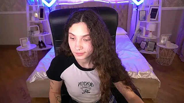 BabyFlowerr online show from January 2025 02:33:01 AM