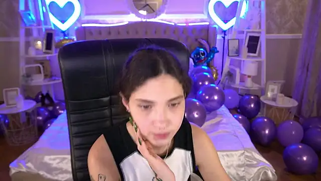 BabyFlowerr online show from January 2025 04:59:01 AM
