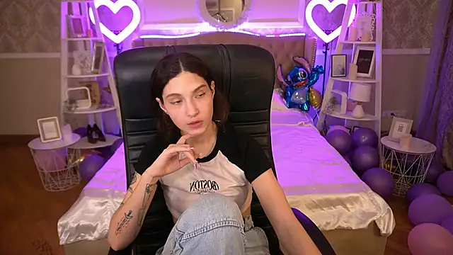 BabyFlowerr online show from January 2025 04:37:02 AM