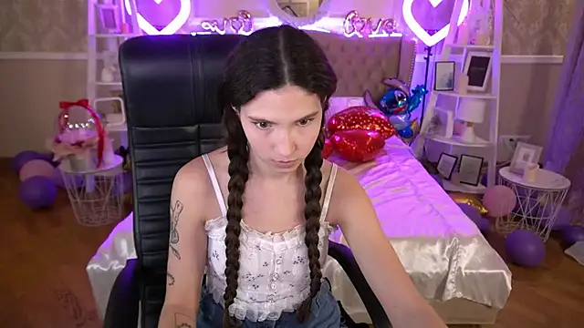 BabyFlowerr online show from February 2025 11:46:02 PM