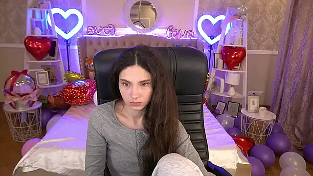BabyFlowerr online show from February 2025 05:01:01 AM