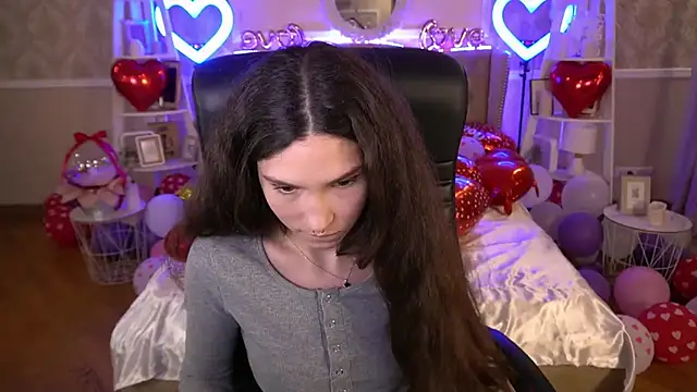 BabyFlowerr online show from February 2025 11:04:01 PM