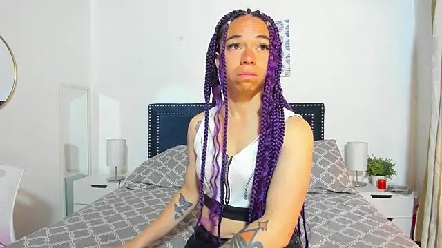 ZulyMichels online show from April 2026 12:32:01 PM