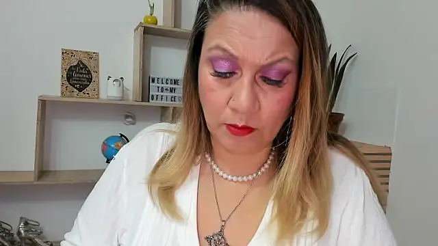 yayita mature online show from October 2025 01:09:01 PM