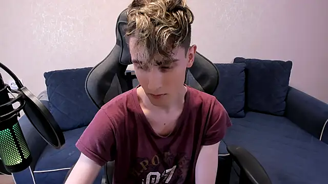 James Mills online show from November 2025 08:20:01 PM