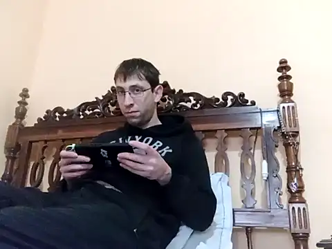 Snapshot of White_rabbit_ chatting on January 2025 09:57:01 AM White rabbit online show from January 2025 09:57:01 AM