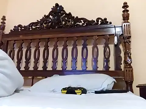 Snapshot of White_rabbit_ chatting on February 2025 09:02:01 PM White rabbit online show from February 2025 09:02:01 PM