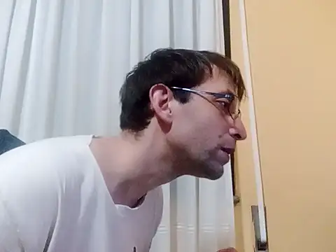 Snapshot of White_rabbit_ chatting on March 2025 09:32:02 PM White rabbit online show from March 2025 09:32:02 PM