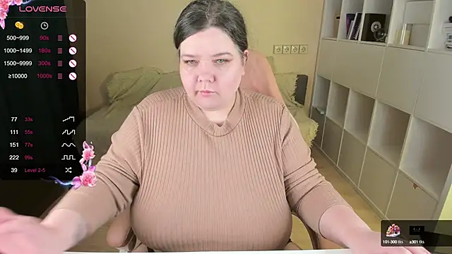 Snapshot of PlumPie chatting on October 2025 07:13:01 PM PlumPie online show from October 2025 07:13:01 PM