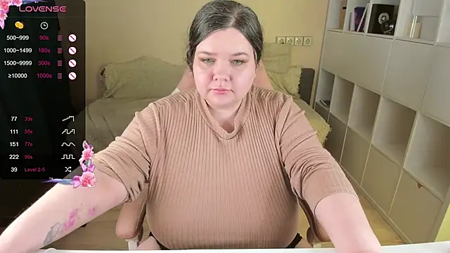 Snapshot of PlumPie chatting on November 2025 12:20:02 AM PlumPie online show from November 2025 12:20:02 AM