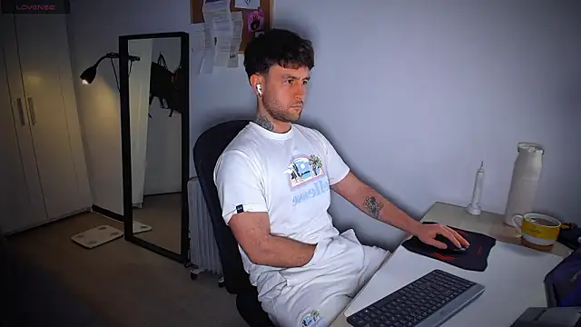 HonestAndrew online show from February 2026 08:24:01 PM