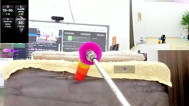 Paulina Davis  online show from April 2026 12:21:02 AM