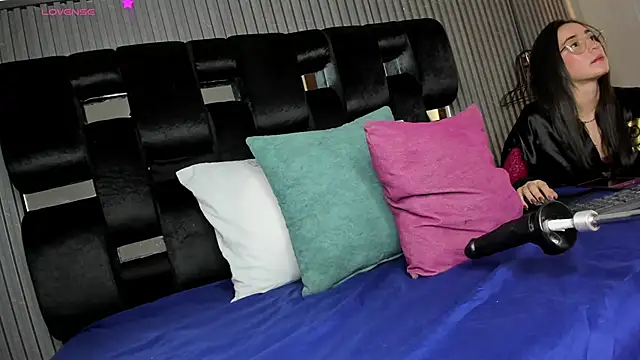 levana1 online show from November 2025 09:36:02 PM