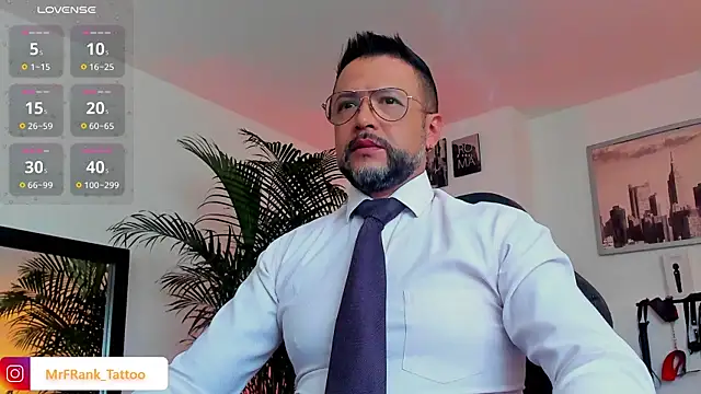 Snapshot of MrFrank_tattoo chatting on December 2024 12:02:01 PM MrFrank tattoo online show from December 2024 12:02:01 PM