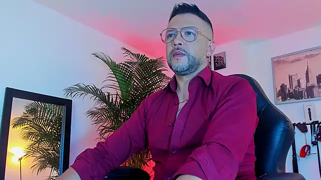 Snapshot of MrFrank_tattoo chatting on December 2024 11:33:02 AM MrFrank tattoo online show from December 2024 11:33:02 AM