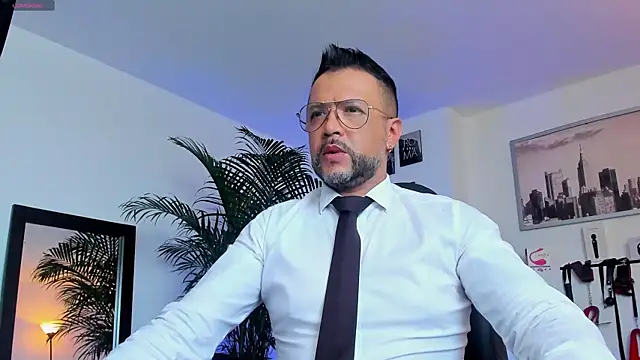 Snapshot of MrFrank_tattoo chatting on January 2025 01:53:02 PM MrFrank tattoo online show from January 2025 01:53:02 PM