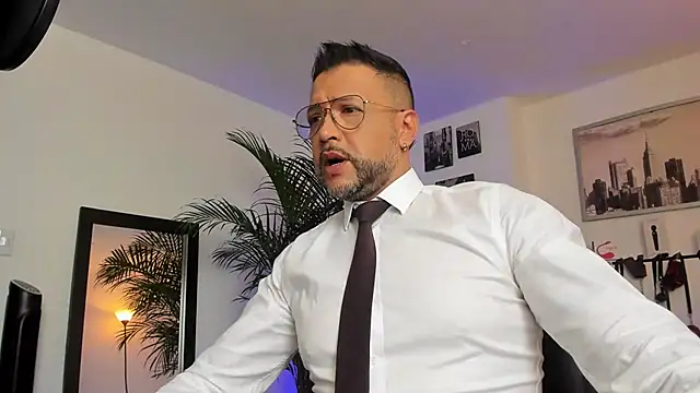 Snapshot of MrFrank_tattoo chatting on January 2025 01:21:02 PM MrFrank tattoo online show from January 2025 01:21:02 PM