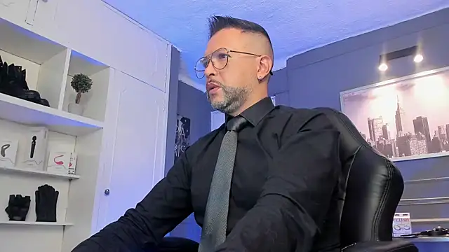Snapshot of MrFrank_tattoo chatting on March 2025 01:50:02 PM MrFrank tattoo online show from March 2025 01:50:02 PM