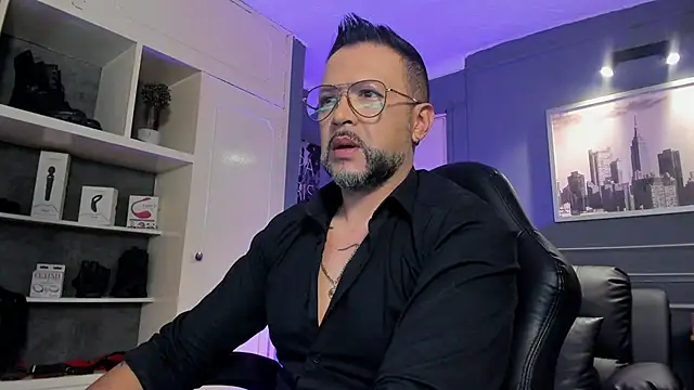 Snapshot of MrFrank_tattoo chatting on September 2025 11:11:01 AM MrFrank tattoo online show from September 2025 11:11:01 AM