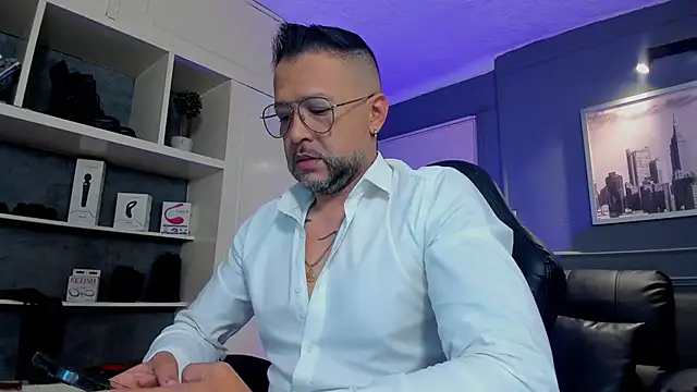 Snapshot of MrFrank_tattoo chatting on September 2025 12:39:01 PM MrFrank tattoo online show from September 2025 12:39:01 PM