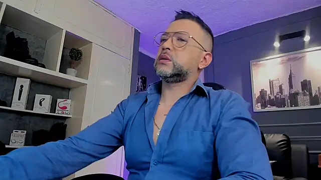 MrFrank tattoo online show from October 2025 02:25:01 PM