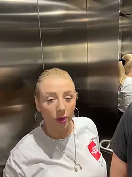 Strongqueen online show from January 2025 05:22:02 PM