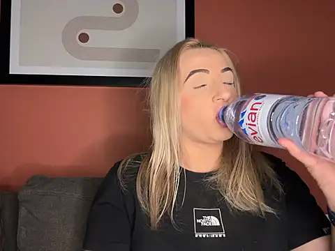 Strongqueen online show from March 2025 11:18:02 PM