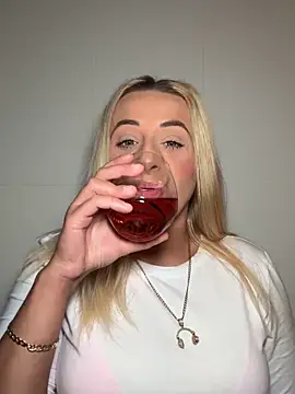 Strongqueen online show from September 2025 09:59:02 PM