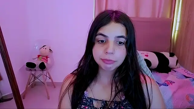 Snapshot of _elenna chatting on June 2026 06:06:02 PM elenna online show from June 2026 06:06:02 PM