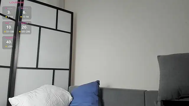 Amber Foks online show from October 2025 07:25:01 AM