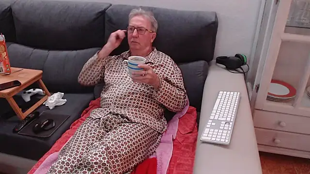 Nudelschwanz online show from February 2025 09:37:02 PM