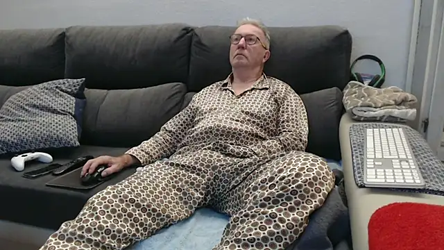 Nudelschwanz online show from February 2026 05:44:02 AM