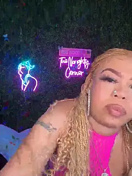 Snapshot of ThickAssRena chatting on May 2026 10:06:01 PM ThickAssRena online show from May 2026 10:06:01 PM