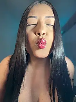 Snapshot of cami_ortiz__ chatting on May 2026 05:37:02 AM cami ortiz online show from May 2026 05:37:02 AM