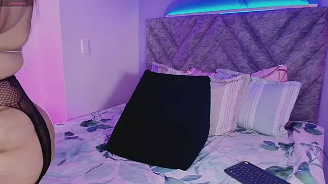 emmajohnss online show from November 2025 04:02:02 AM