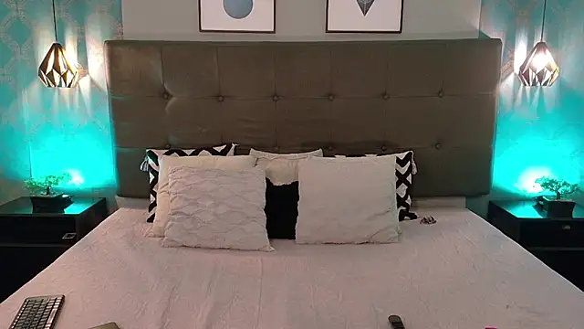 Madisonsmiith online show from October 2025 08:33:02 PM