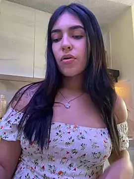 DaphneUwu online show from December 2024 05:44:01 PM