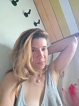 Snapshot of Lina_lou4 chatting on June 2026 07:18:02 AM Lina lou4 online show from June 2026 07:18:02 AM