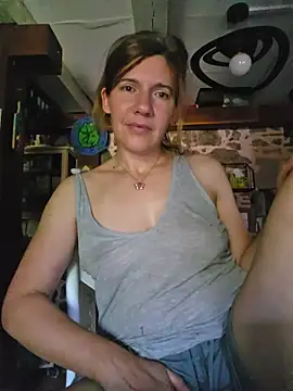 Snapshot of Lina_lou4 chatting on June 2026 04:22:01 PM Lina lou4 online show from June 2026 04:22:01 PM