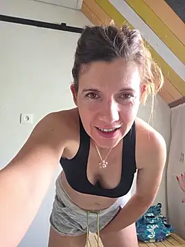Snapshot of Lina_lou4 chatting on July 2026 11:28:01 AM Lina lou4 online show from July 2026 11:28:01 AM