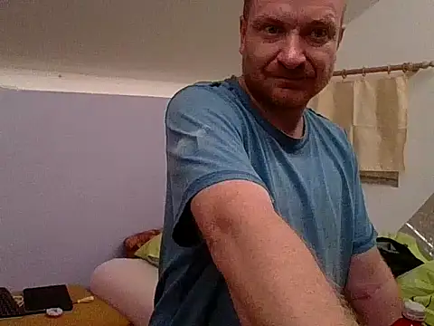 Snapshot of 82liska chatting on November 2025 05:31:01 PM 82liska online show from November 2025 05:31:01 PM