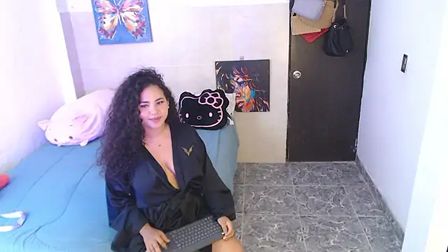 Snapshot of luciana_keating chatting on March 2026 06:29:01 AM luciana keating online show from March 2026 06:29:01 AM