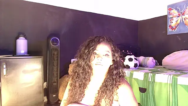 Snapshot of luciana_keating chatting on June 2026 06:40:02 AM luciana keating online show from June 2026 06:40:02 AM