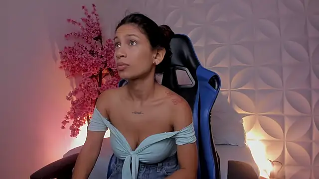 cora 22 online show from December 2025 12:58:02 PM