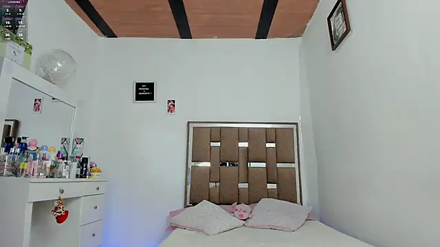 Snapshot of kendall-ewers chatting on October 2025 11:39:02 PM kendall-ewers online show from October 2025 11:39:02 PM