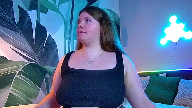 Snapshot of RubyValen chatting on October 2025 01:17:01 AM RubyValen online show from October 2025 01:17:01 AM