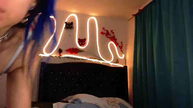 Snapshot of pussytight_pervert chatting on March 2025 01:28:01 AM pussytight pervert online show from March 2025 01:28:01 AM