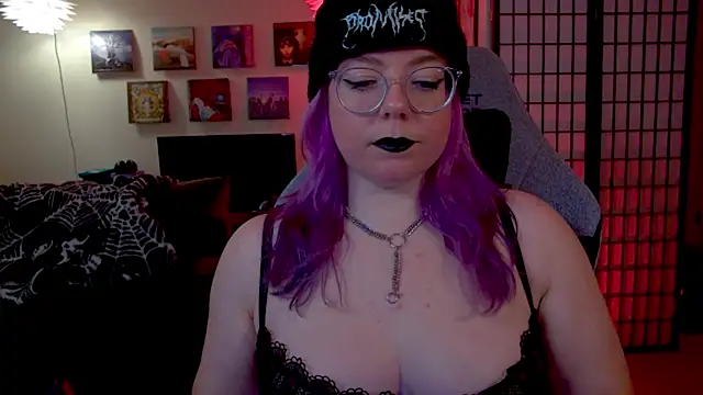 KiraSpitQueen online show from February 2026 04:33:01 AM