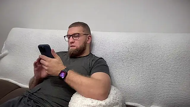 Bear bear  online show from December 2024 09:58:01 PM